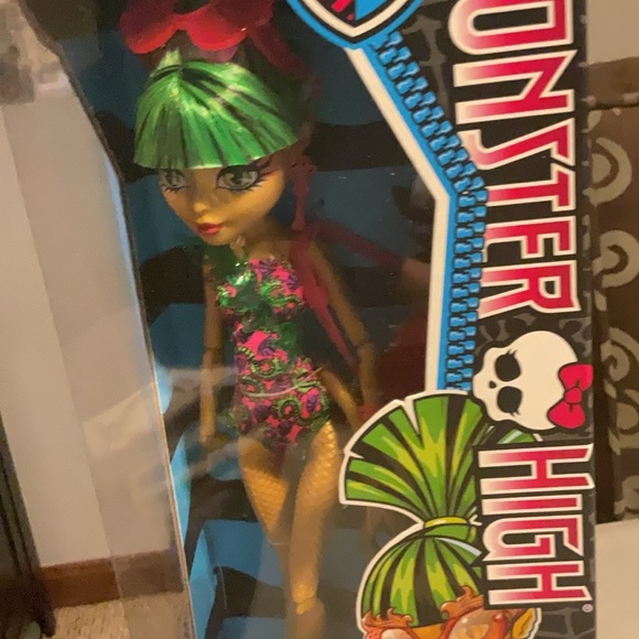 RARE limited edition Monster High Swimclassjenifire Exclusive July Justice new